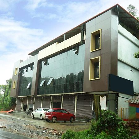 โอโย 12978 อิคลู เรซิเดนซี Hotel ไวทีรี ภายนอก รูปภาพ