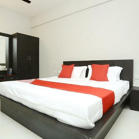 โอโย 12978 อิคลู เรซิเดนซี Hotel ไวทีรี ภายนอก รูปภาพ