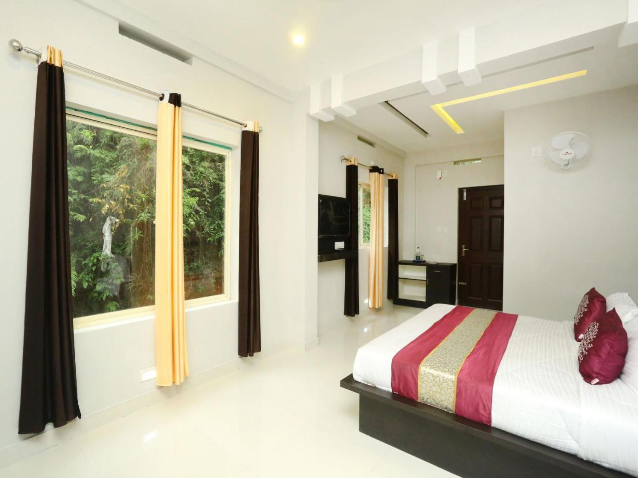 โอโย 12978 อิคลู เรซิเดนซี Hotel ไวทีรี ภายนอก รูปภาพ