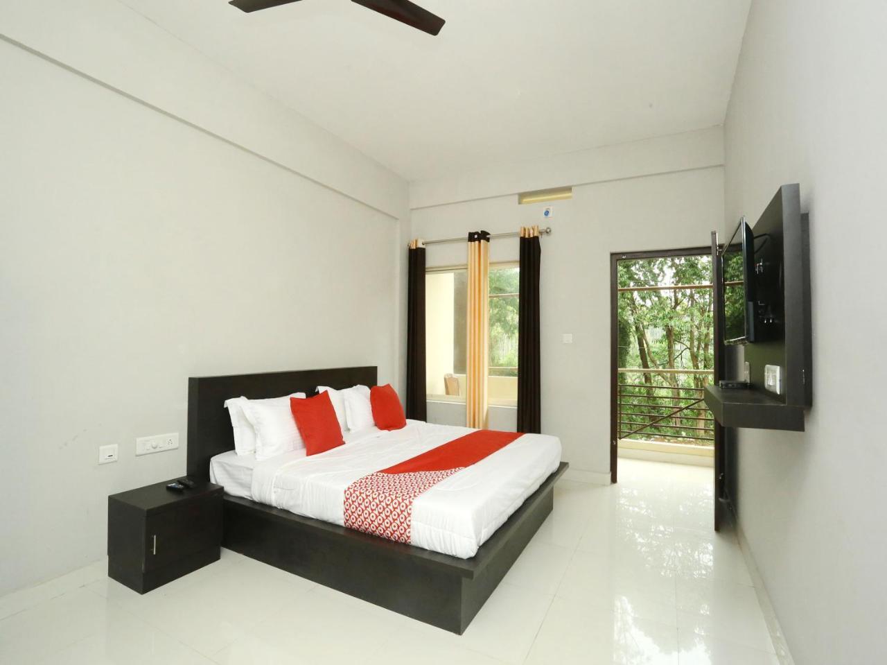 โอโย 12978 อิคลู เรซิเดนซี Hotel ไวทีรี ภายนอก รูปภาพ