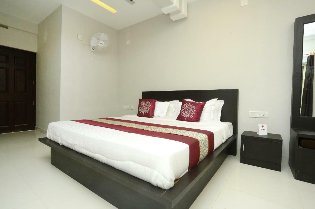 โอโย 12978 อิคลู เรซิเดนซี Hotel ไวทีรี ภายนอก รูปภาพ
