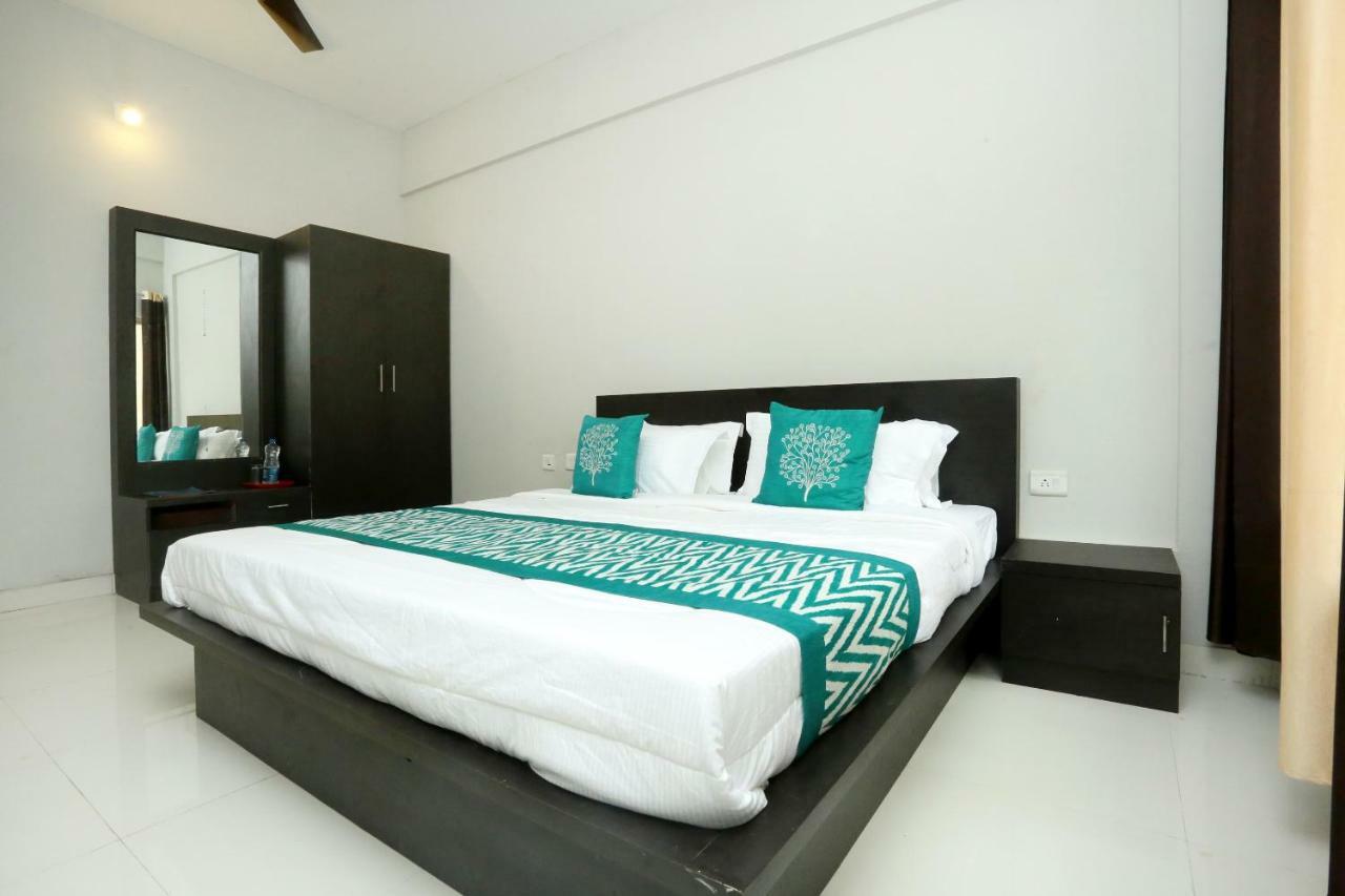 โอโย 12978 อิคลู เรซิเดนซี Hotel ไวทีรี ภายนอก รูปภาพ